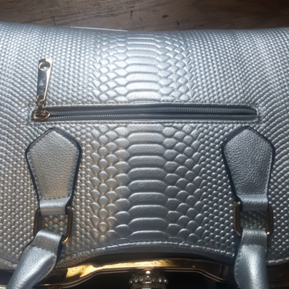 Handbag - Picture 13 of 16